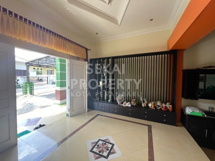 Lihat semua foto