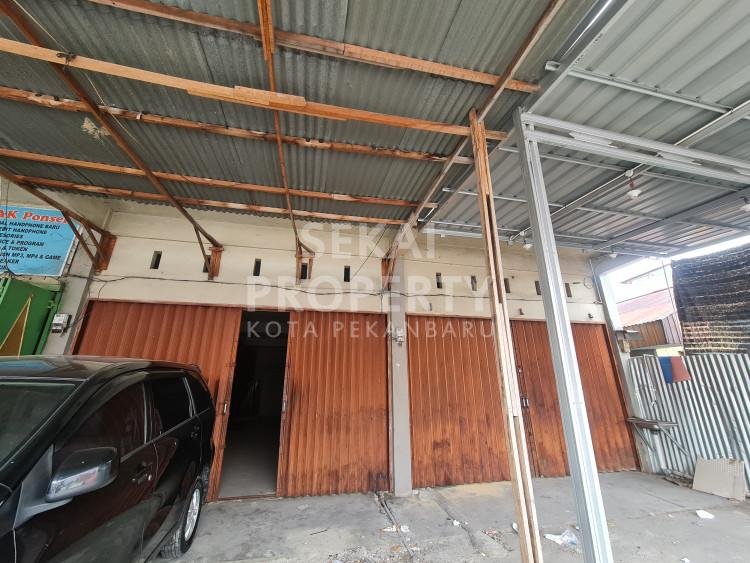 Di sewakan 1 unit ruko 2 lantai tepi Jalan Suka Karya Panam tengah kota Pekanbaru