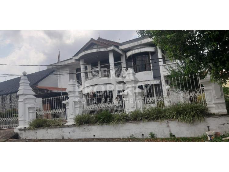 DIJUAL RUMAH MEWAH 2 LT JL.CEMARA GADING