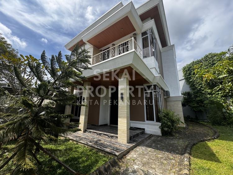 DIJUAL RUMAH MEWAH 2 LT JL.CEMARA GADING
