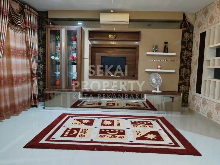 DIJUAL / DISEWA RUMAH CLUSTER MEWAH LOKASI SOEKARNO HATTA PEKANBARU RIAU