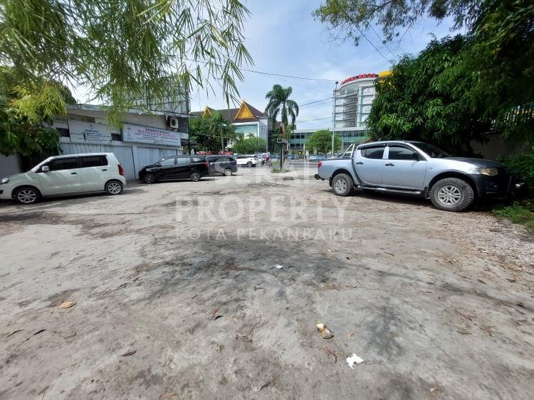 Dijual Tanah+Bangunan di Pusat Kota Lokasi Sudirman