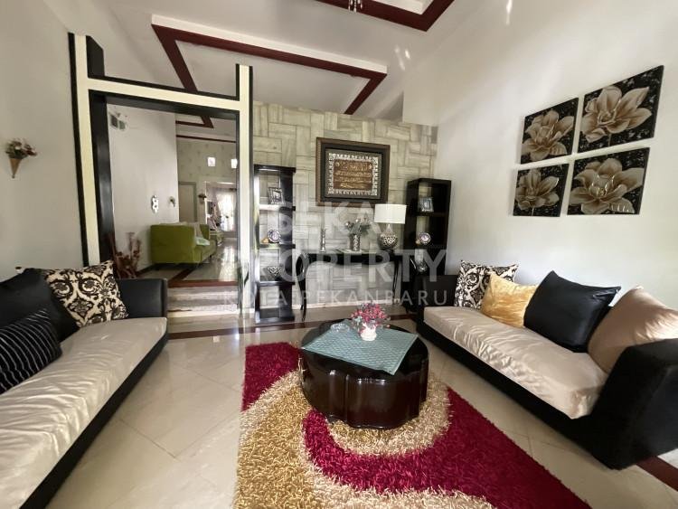 DIJUAL RUMAH MEWAH SIAP HUNI LOKASI PARIT INDAH - PEKANBARU