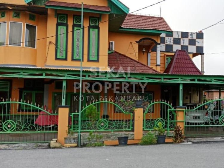 DIJUAL RUMAH 2 LANTAI FULL FURNISH LOKASI DEKAT PARIT INDAH-PEKANBARU
