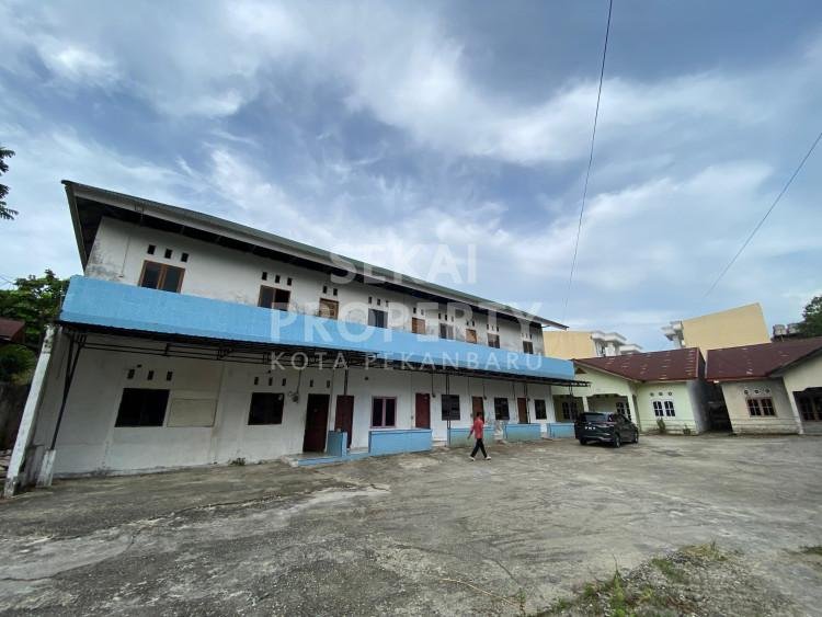 DIJUAL TANAH DAN BANGUNAN 3 UNIT RUMAH + 1 UNIT MESS LOKASI JL.MELATI INDAH - PEKANBARU