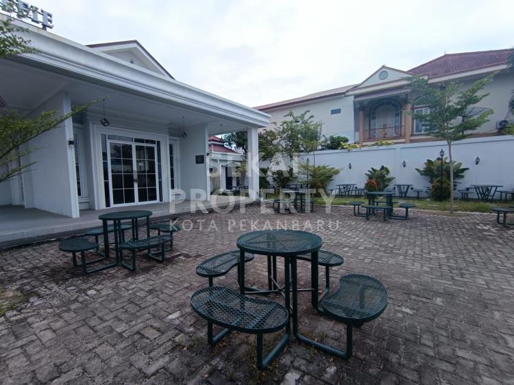 DI JUAL / DISEWA RUMAH + CAFE JL CIPTA KARYA