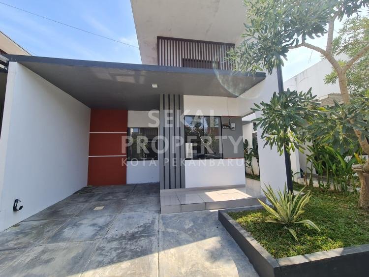 DIJUAL 1 UNIT RUMAH CLUSTER SIAP HUNI JALAN RAJAWALI SAKTI TENGAH KOTA PEKANBARU