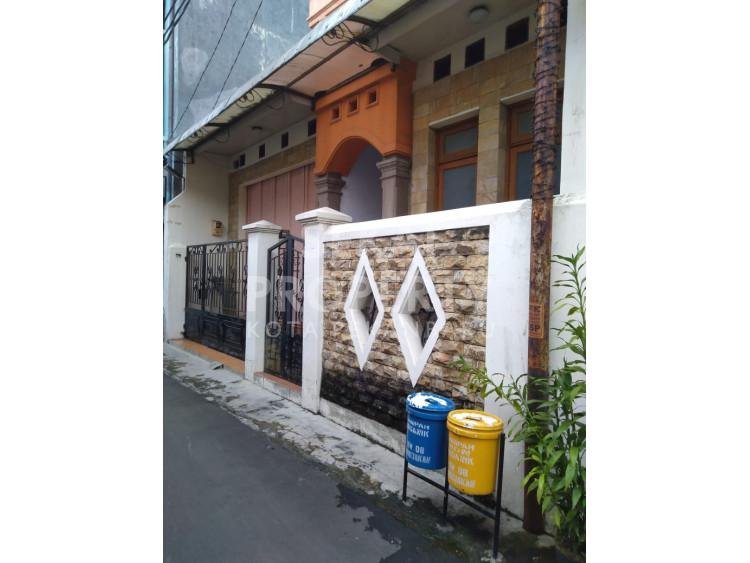Dijual Rumah Jl. Kembar, Cirebon