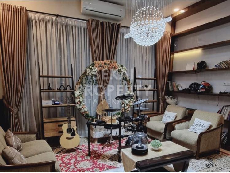 DIJUAL RUMAH MEWAH FURNISHED 2LANTAI LOKASI JL. SRIKANDI / PERMADI - PEKANBARU