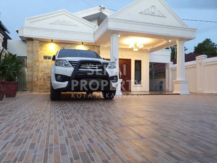 Dijual rumah full furnish tengah kota Lokasi Hangtuah - Pekanbaru