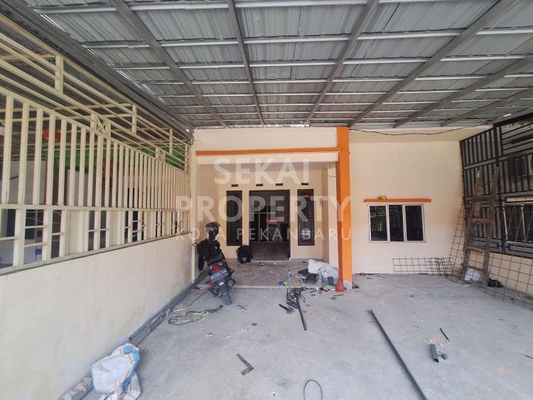DIJUAL RUMAH SIAP HUNI DALAM KOMPLEK LOKASI DEKAT JL.PEMUDA-PEKANBARU