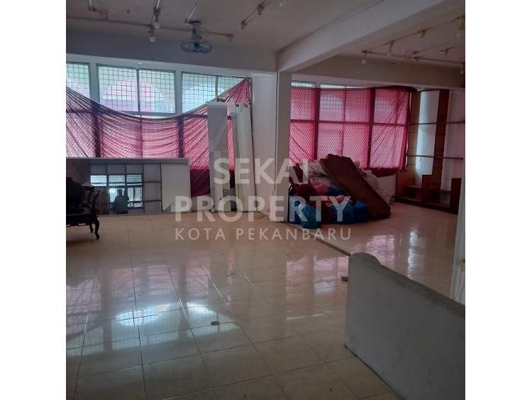 DISEWAKAN RUKO 3 LT  JL.KH.HASYIM AZARi