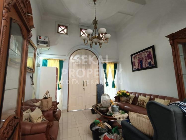 DIJUAL RUMAH LUAS DI TEPI JALAN DEKAT JL. TUANKU TAMBUSAI - PEKANBARU