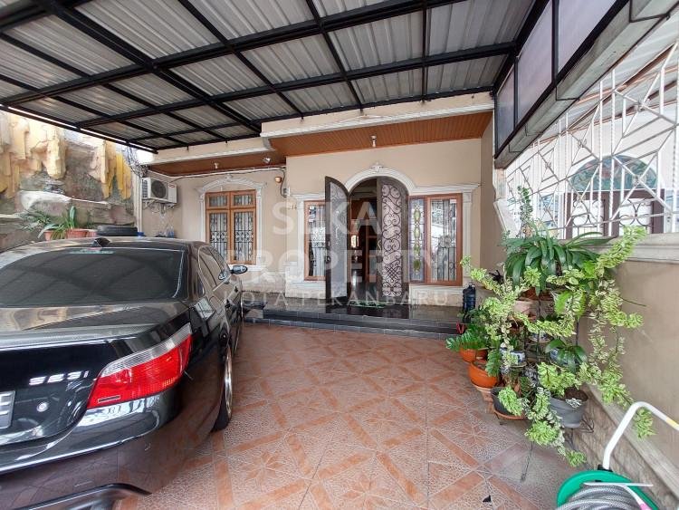 DIJUAL RUMAH 2 LANTAI MEWAH FURNISH SIAP HUNI DI TENGAH KOTA JL.KULIM