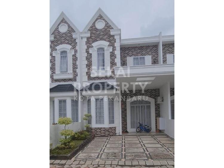 Djual rumah cluster mewah Full Interior 2,5lt dalam komplek perumahan Jl. Soekarno Hatta