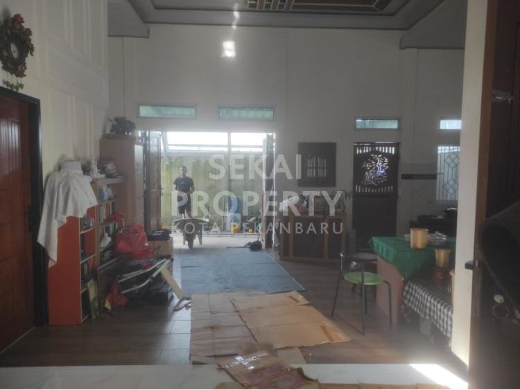 Lihat semua foto