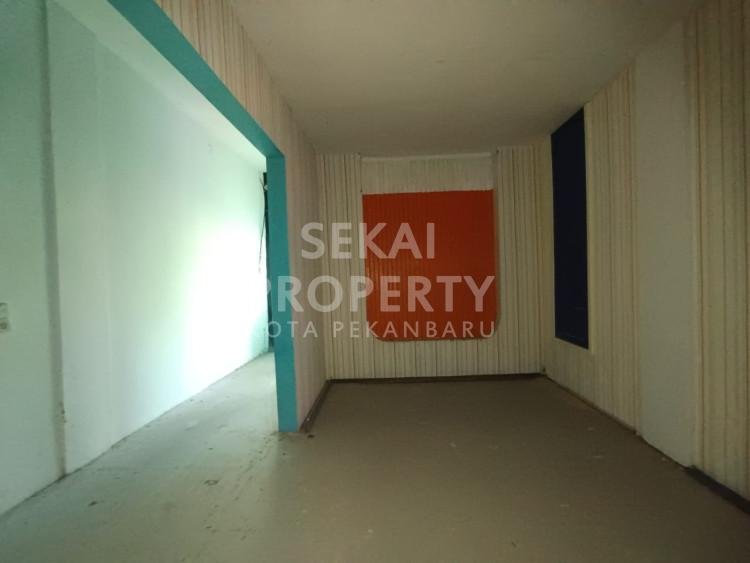 Di jual 1 unit ruko 2 lantai Lokasi Soebrantas Panam Jalan Garuda