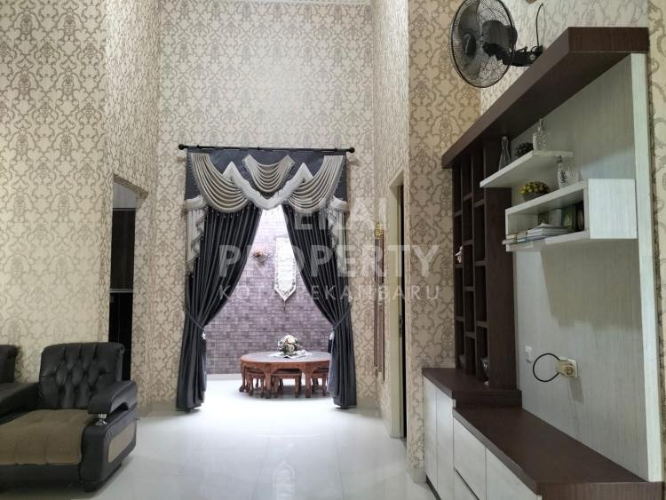 DIJUAL RUMAH MEWAH FULL FURNISHED DI JALAN SRIKANDI - PEKANBARU