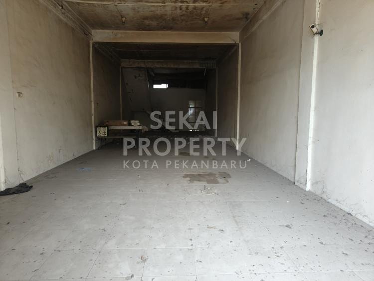 Disewakan Ruko 3 Lt Lokasi Jalan  Soekarno Hatta