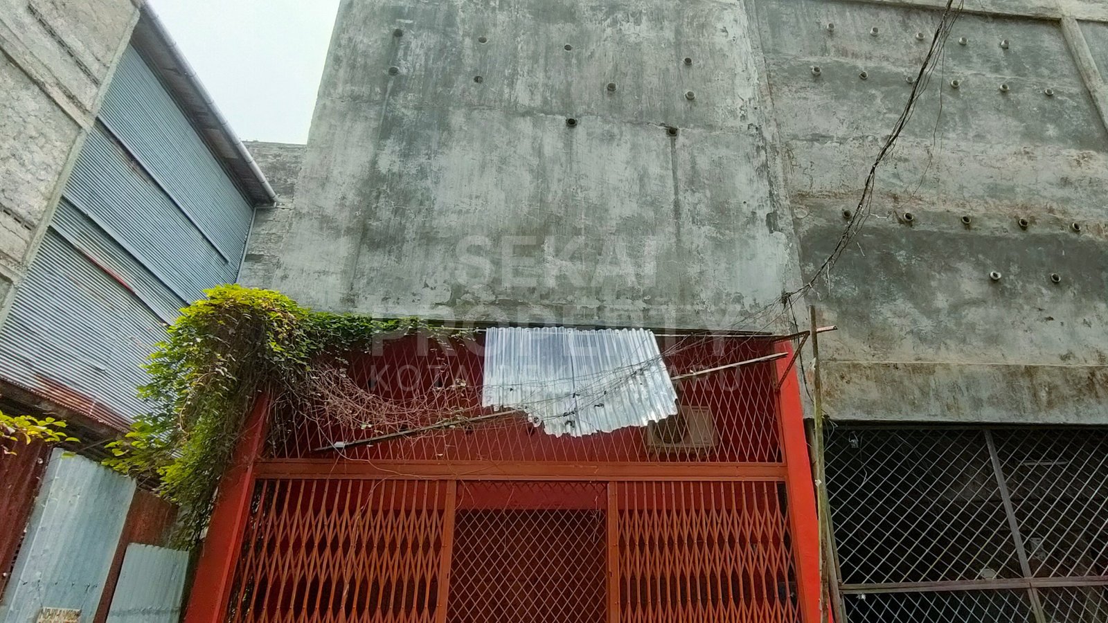 Ruko Dijual Jalan Perniagaan Dekat Hotel Cahaya