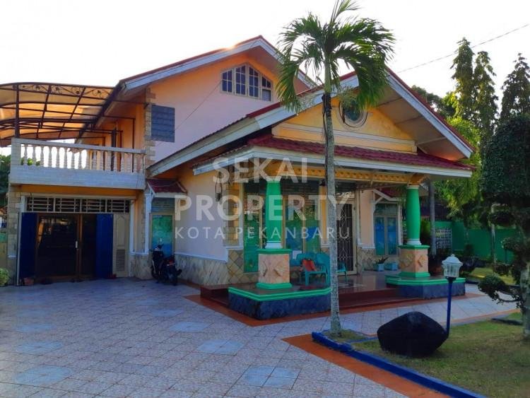 Dijual Rumah Mewah dan murah Tengah Kota, Jl. Ema Sari, Bukit Raya, Pekanbaru