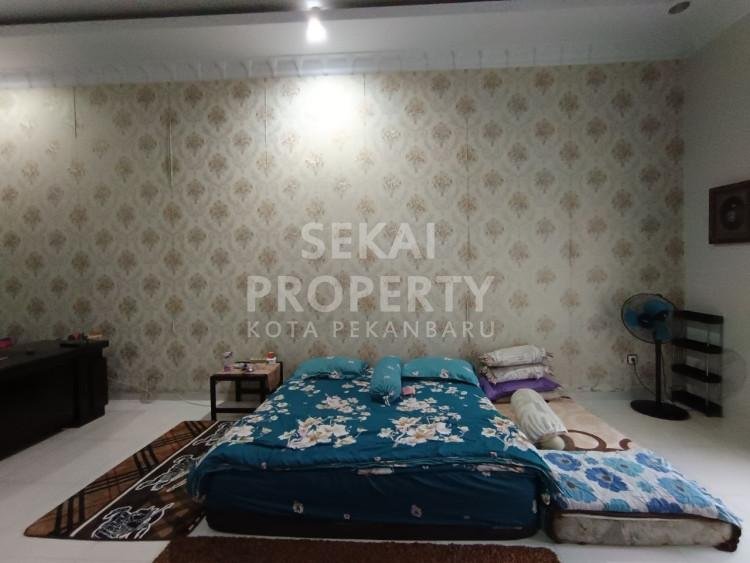 DI JUAL RUMAH JL MERAK POSISI HOOK