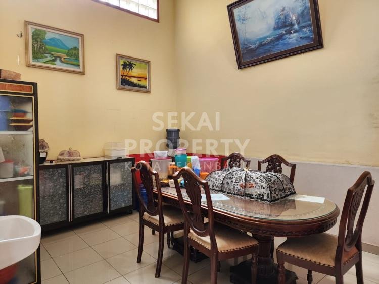 Lihat semua foto