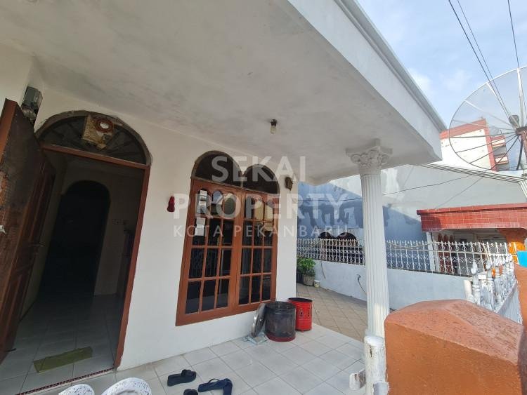 DIJUAL RUMAH MURAH SIAP HUNI 1 SETENGAH LANTAI LOKASI JL. SETIA BUDI - PEKANBARU