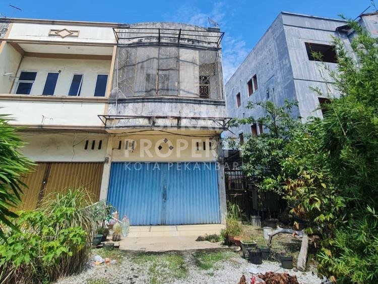 Di jual 1 unit ruko 2 lantai full keramik lokasi Jalan Arifin ahmad tengah kota Pekanbaru