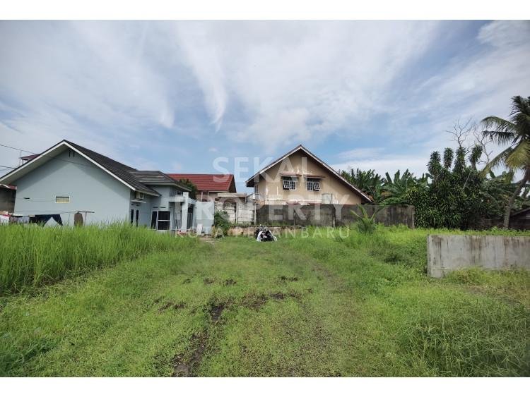 Dijual Tanah &amp; Bangunan di Daerah Soekarno Hatta /