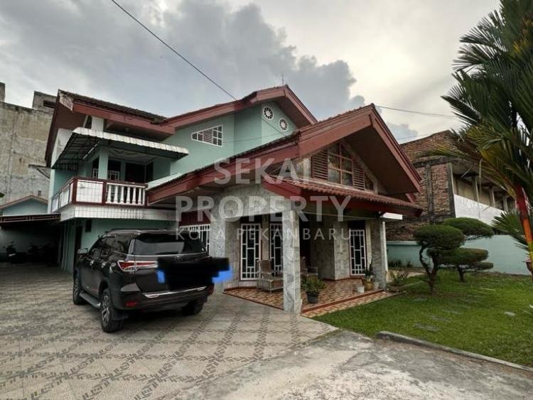 DIJUAL RUMAH BULATAN MEWAH FURNISHED + KOSKOSAN LOKASI TENGAH KOTA DUMAI