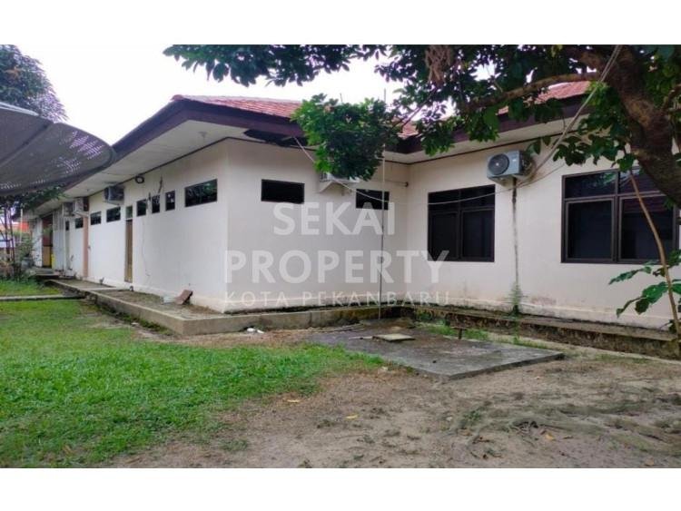 Disewa Rumah Besar Tanah luas dekat Jalan Harapan Raya