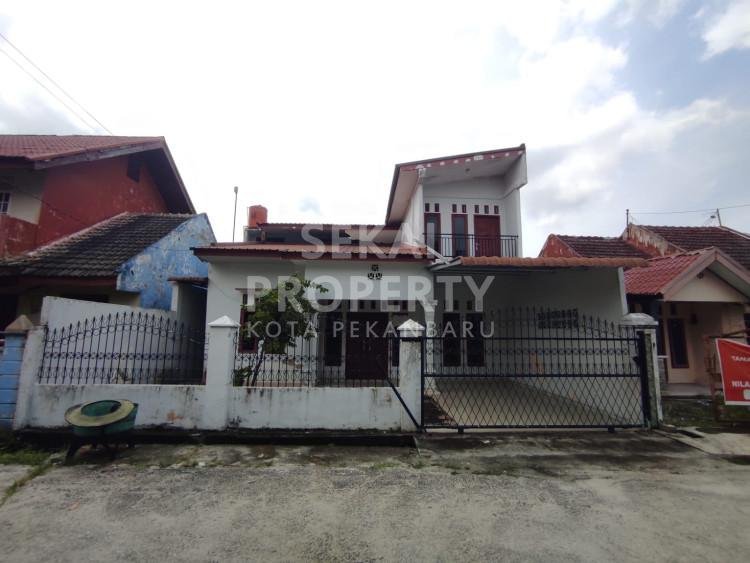 DI JUAL RUMAH DALAM KOMPLEK  DI JL. SUKARNO HATTA-PEKAN  BARU