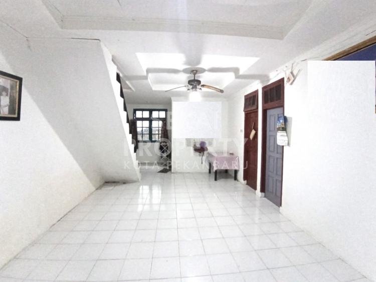 Dijual Rumah Bulatan 2 LT murah, tengah kota, tepi jalan besar JL.Lokomotif  - Pekanbaru