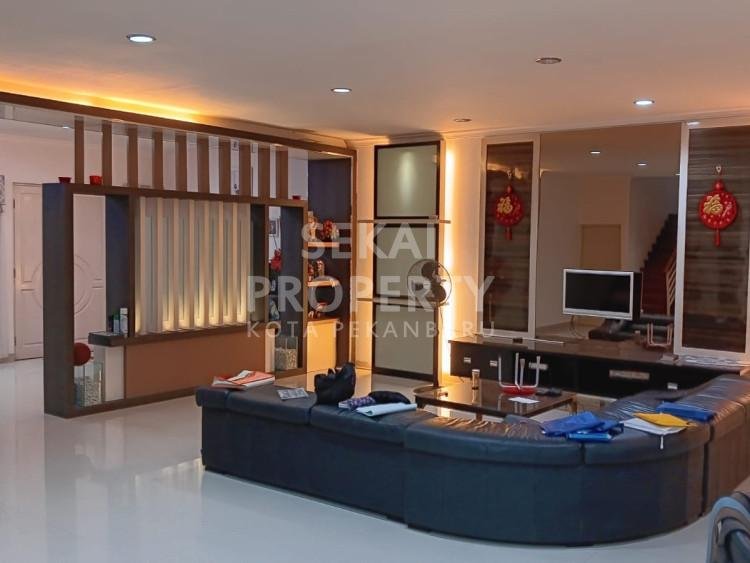 DIJUAL RUMAH CLUSTER MEWAH 2 LT DI JL SOEKARNO HATTA - PEKANBARU