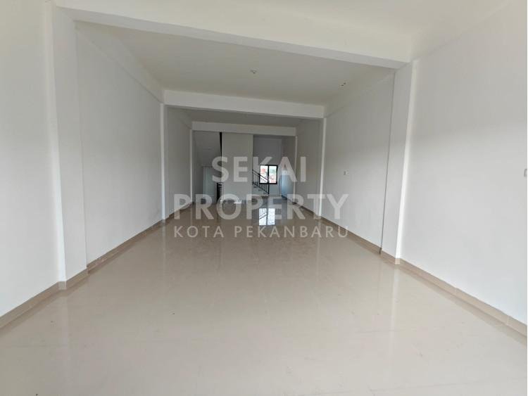 Dijual Ruko Baru 3 Lantai di Jl. Sekolah/kayangan - Rumbai