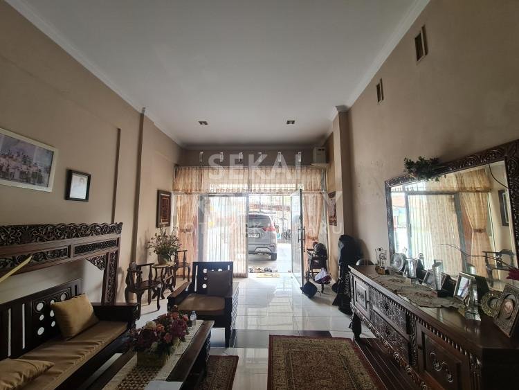 Di jual 2 unit ruko gandeng tepi jalan Darma Bakti Sigunggung tengah kota Pekanbaru