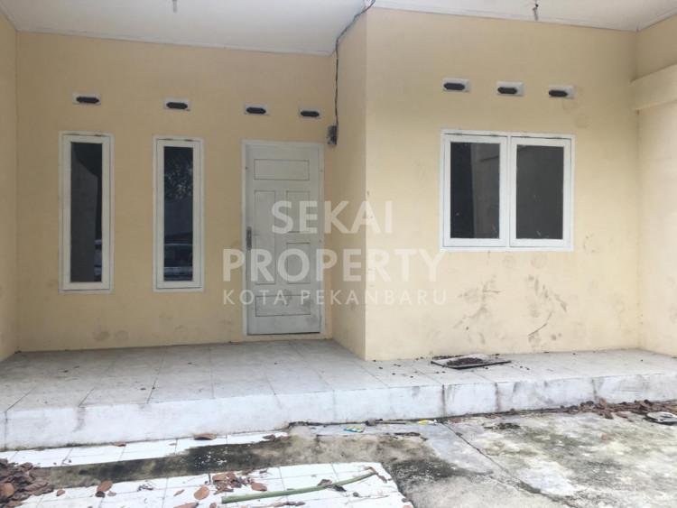 Dijual 1 Unit Rumah Dekat Bandara , Jl. Soekarno Hatta Atas, Komp. Griyo Sidomulyo, Pekanbaru