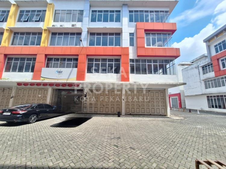 DIJUAL 2 UNIT RUKO 3,5 LANTAI LOKASI KOMPLEK PERKANTORAN JL.SUDIRMAN-PEKANBARU