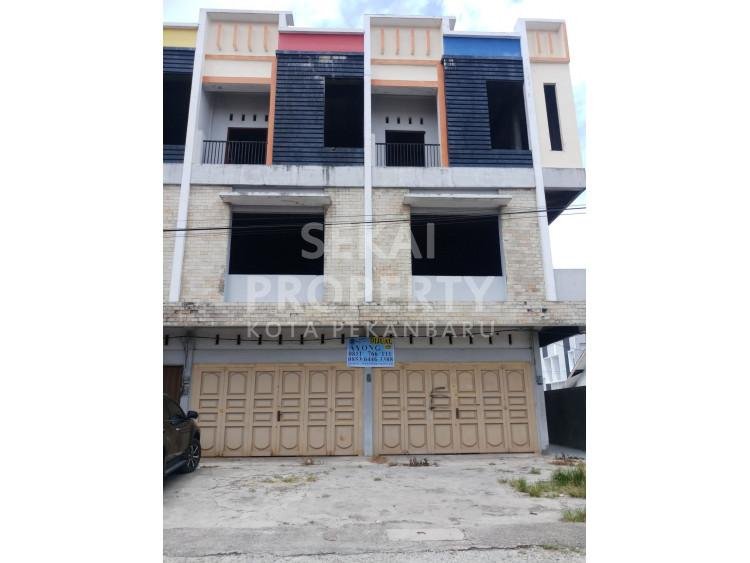 DIJUAL RUKO GANDENG 3LT LOKASI JL. MUTIARA / RIAU - PEKANBARU