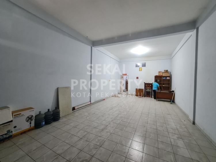 Disewakan Ruko 2,5lt Full Keramik, Siap Pakai Tepi Jalan Jl. Pemuda - Pekanbaru