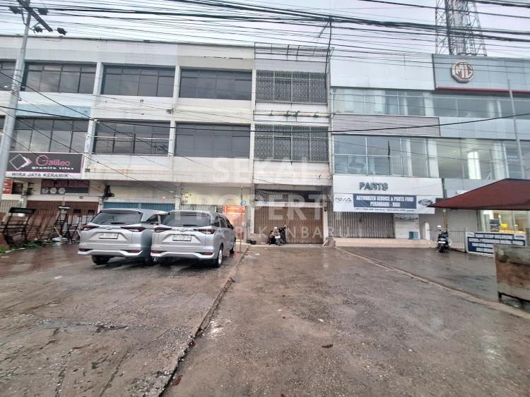 DISEWAKAN RUKO SIAP PAKAI 3 LANTAI LOKASI JL.RIAU-PEKANBARU