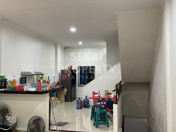 DIJUAL RUKO 3 LANTAI SIAP HUNI DI TENGAH KOTA JL. DELIMA