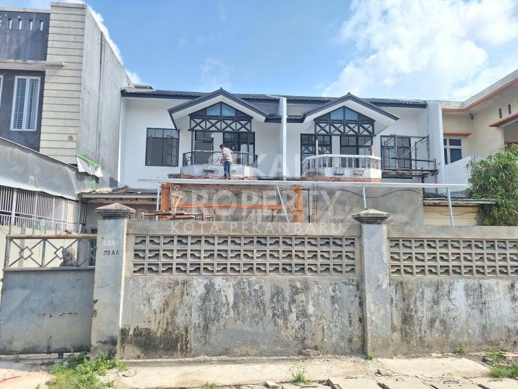 DIJUAL RUMAH 2 LANTAI DALAM KOTA LOKASI DEKAT JL.RIAU-PEKANBARU