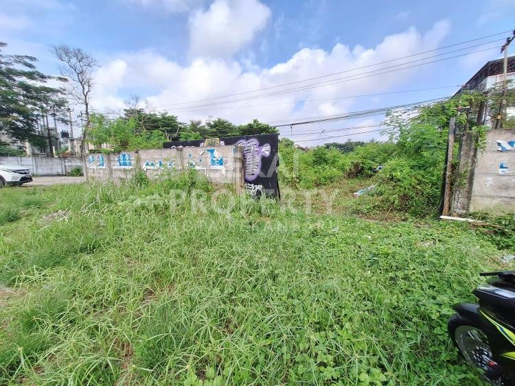 DISEWAKAN SEBIDANG TANAH LOKASI TEPI JALAN SOEKARNO HATTA-PEKANBARU