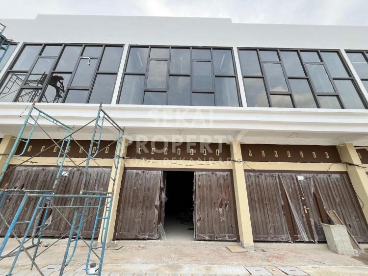 Disewakan 1 unit ruko baru 2 lantai (kondisi mentah) lokasi Jalan Gotong Royong dekat ke Sekolah Darma Yuda tengah kota Pekanbaru