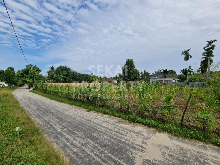 Dijual Tanah di Jalan Sekuntum, Cocok untuk Rumah Bulatan, Akses Bagus.