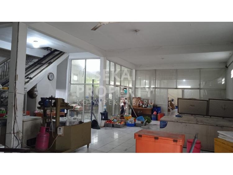 DIJUAL 3 UNIT RUKO 3 LANTAI +  2 UNIT RUKO DI BELAKANG LOKASI JL.SUDIRMAN-PEKANBARU
