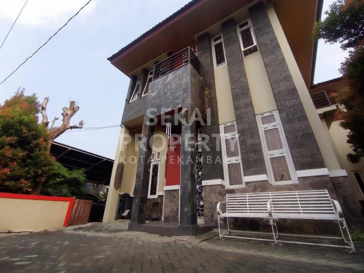 Dijual Rumah Bulatan Cantik 2lt, Lokasi JL.Bundo Kandung, Payung Sekaki, Pekanbaru