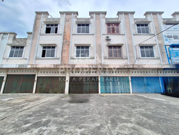 DIJUAL/DISEWAKAN RUKO 3 LANTAI FULL KERAMIK LOKASI JL.HANGTUAH-PEKANBARU